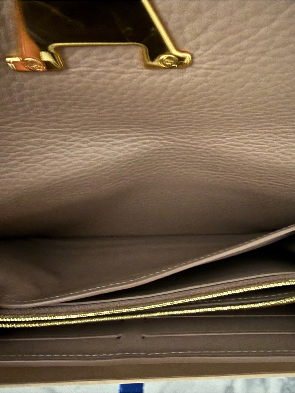 Louis Vuitton Portefeuille Capucines Long Wallet with Gold LV Emblem - Picture 9 of 14